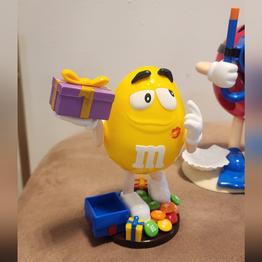 M&M'S Red Candy Dispenser & Collection - Picture 2 of 7